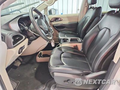Zdjęcie 7 z 14 samochodu: 2023 CHRYSLER PACIFICA HYBRID TOURING L VIN:2C4RC1L72PR527230 - miniatura