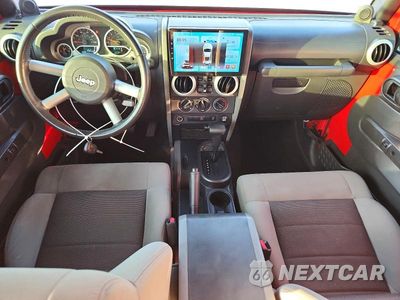Zdjęcie 8 z 12 samochodu: 2010 JEEP WRANGLER UNLIMITED SAHARA VIN:1J4BB5H17AL177815 - miniatura
