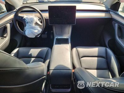 Zdjęcie 8 z 12 samochodu: 2024 TESLA MODEL Y VIN:7SAYGDED1RF111157 - miniatura