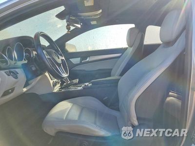 Zdjęcie 7 z 12 samochodu: 2012 MERCEDES-BENZ C 250 VIN:WDDGJ4HBXCF739554 - miniatura