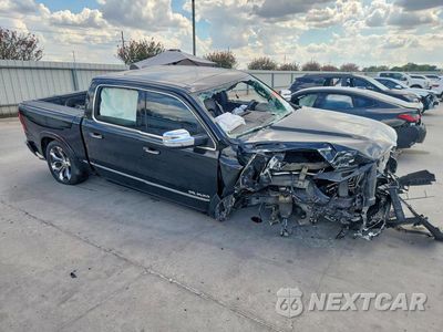 Czwarte zdjęcie samochodu z boku: 2020 RAM 1500 LIMITED VIN:1C6RREHT0LN276069 - miniatura