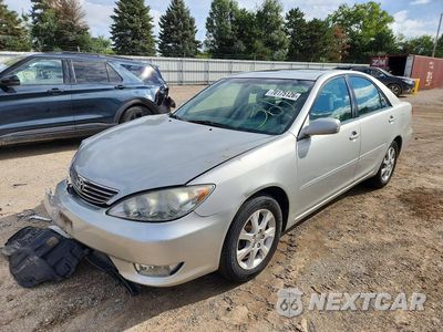 2005 TOYOTA CAMRY XLE V6 4T1BF30K25U595326 - główne zdjęcie licytacji z USA - miniatura
