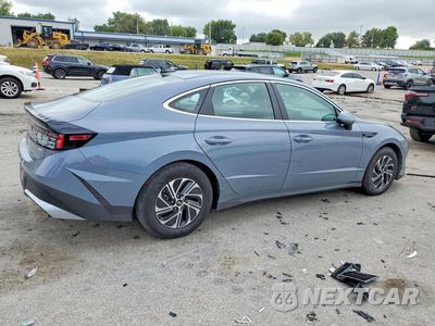 Trzecie zdjęcie samochodu z tyłu: 2026 HYUNDAI SONATA HYBRID BLUE VIN:KMHL24JJ7TA142734 - miniatura