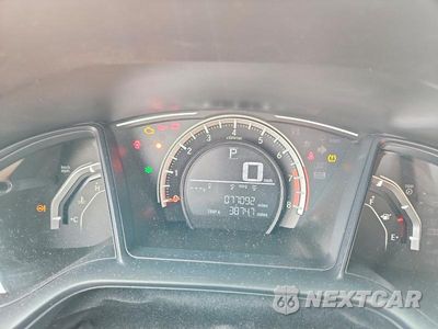 Zdjęcie 9 z 12 samochodu: 2018 HONDA CIVIC LX VIN:2HGFC2F57JH504852 - miniatura