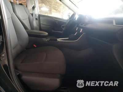 Zdjęcie 7 z 13 samochodu: 2019 TOYOTA RAV4 LE VIN:JTMH1RFV9KD030195 - miniatura