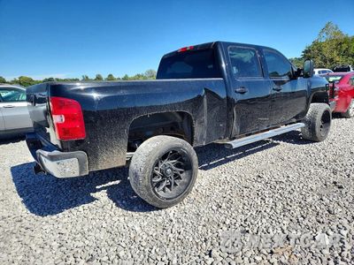 Trzecie zdjęcie samochodu z tyłu: 2014 CHEVROLET SILVERADO K2500 HEAVY DUTY LTZ VIN:1GC1KYE80EF105525 - miniatura