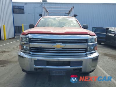 Piąte zdjęcie samochodu w środku: 2018 CHEVROLET SILVERADO K2500 HEAVY DUTY VIN:1GC2KUEG0JZ229775 - miniatura