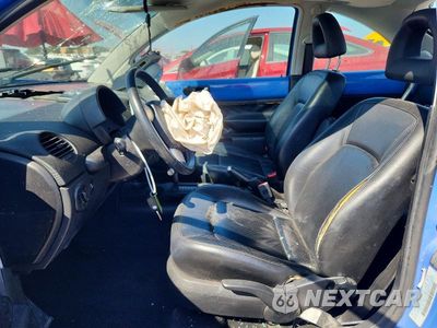 Zdjęcie 7 z 12 samochodu: 2001 VOLKSWAGEN NEW BEETLE GLS VIN:3VWCC21C91M433207 - miniatura