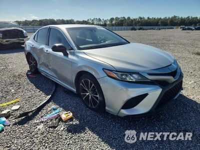 Czwarte zdjęcie samochodu z boku: 2020 TOYOTA CAMRY SE VIN:4T1G11AK1LU371002 - miniatura
