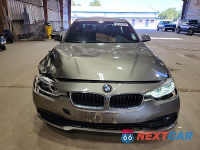 Piąte zdjęcie samochodu w środku: 2016 BMW 328 I SULEV VIN:WBA8E9G55GNT83793 - miniatura