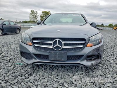Piąte zdjęcie samochodu w środku: 2017 MERCEDES-BENZ C 300 4MATIC VIN:55SWF4KB2HU186859 - miniatura