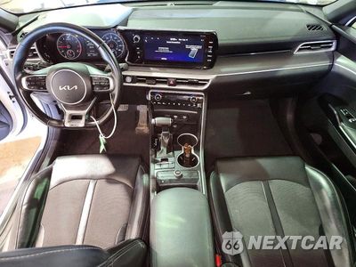 Zdjęcie 8 z 12 samochodu: 2023 KIA K5 GT LINE VIN:5XXG64J2XPG206911 - miniatura