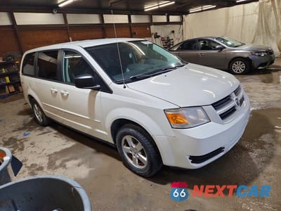 Czwarte zdjęcie samochodu z boku: 2010 DODGE GRAND CARAVAN SE VIN:2D4RN4DE2AR332795 - miniatura
