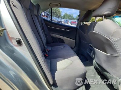 Zdjęcie 10 z 12 samochodu: 2020 TOYOTA CAMRY LE VIN:4T1C11AK5LU992547 - miniatura