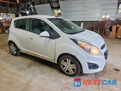Czwarte zdjęcie samochodu z boku: 2014 CHEVROLET SPARK LS VIN:KL8CB6S97EC407902 - miniatura