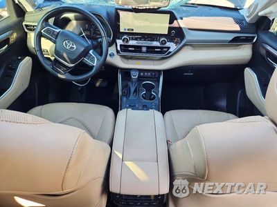 Zdjęcie 8 z 14 samochodu: 2023 TOYOTA HIGHLANDER HYBRID PLATINUM VIN:5TDEBRCH6PS575989 - miniatura