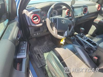 Zdjęcie 8 z 12 samochodu: 2018 TOYOTA TACOMA TRD PRO VIN:5TFCZ5AN5JX140094 - miniatura
