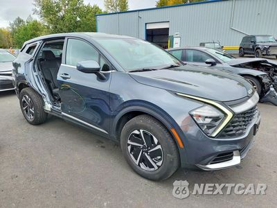 Czwarte zdjęcie samochodu z boku: 2023 KIA SPORTAGE LX VIN:KNDPUCAGXP7042502 - miniatura