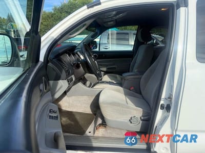 Zdjęcie 11 z 14 samochodu: 2006 TOYOTA TACOMA V6 VIN:5TEUU42N66Z195567 - miniatura