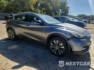 Czwarte zdjęcie samochodu z boku: 2018 INFINITI QX30 PREMIUM VIN:SJKCH5CR4JA056948 - miniatura