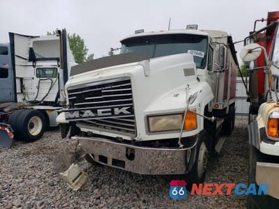1996 MACK CH613 GRAIN TRUCK 1M1AA13Y9TW067061 - główne zdjęcie licytacji z USA - miniatura
