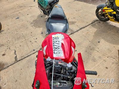 Piąte zdjęcie samochodu w środku: 2004 HONDA CBR600 RR VIN:JH2PC370X4M105406 - miniatura