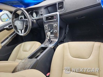 Zdjęcie 8 z 12 samochodu: 2016 VOLVO S60 PREMIER VIN:YV126MFK9G2402860 - miniatura