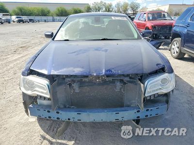 Piąte zdjęcie samochodu w środku: 2017 CHRYSLER 300 LIMITED VIN:2C3CCAAGXHH591035 - miniatura