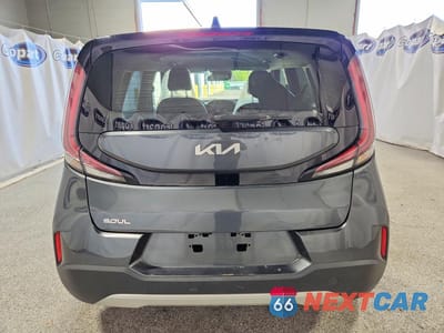 Zdjęcie 6 z 13 samochodu: 2023 KIA SOUL LX VIN:KNDJ23AU3P7883580 - miniatura