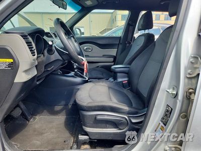 Zdjęcie 7 z 13 samochodu: 2017 KIA SOUL + VIN:KNDJP3A54H7418723 - miniatura