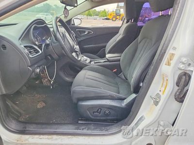 Zdjęcie 7 z 13 samochodu: 2015 CHRYSLER 200 LIMITED VIN:1C3CCCAB4FN743363 - miniatura