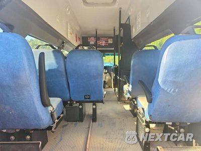 Zdjęcie 10 z 13 samochodu: 2013 FORD E350 SHUTTLE BUS VIN:1FTDS3EL8DDA47680 - miniatura