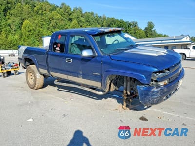 Czwarte zdjęcie samochodu z boku: 1999 CHEVROLET SILVERADO K1500 VIN:2GCEK19T0X1112122 - miniatura