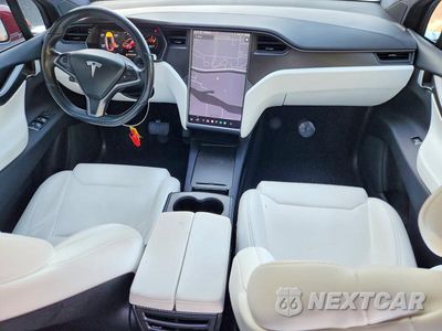 Zdjęcie 8 z 13 samochodu: 2018 TESLA MODEL X VIN:5YJXCAE20JF101676 - miniatura