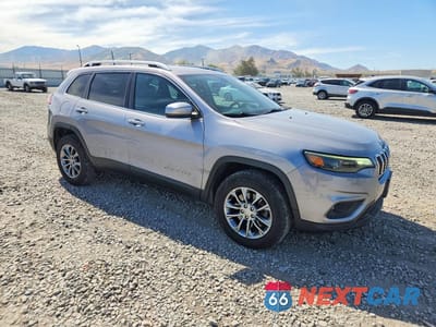 Czwarte zdjęcie samochodu z boku: 2020 JEEP CHEROKEE LATITUDE PLUS VIN:1C4PJMLB5LD526413 - miniatura