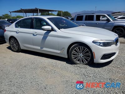 Czwarte zdjęcie samochodu z boku: 2019 BMW 530 I VIN:WBAJA5C59KWW18744 - miniatura