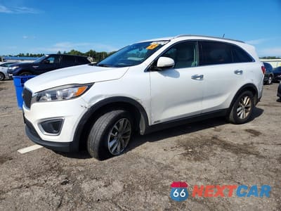 2017 KIA SORENTO LX 5XYPGDA31HG192836 - główne zdjęcie licytacji z USA - miniatura