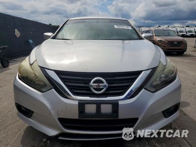 Piąte zdjęcie samochodu w środku: 2017 NISSAN ALTIMA 2.5 SR VIN:1N4AL3AP8HC139835 - miniatura