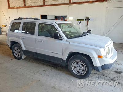 Czwarte zdjęcie samochodu z boku: 2017 JEEP PATRIOT SPORT VIN:1C4NJPBA3HD141019 - miniatura
