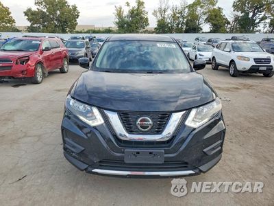 Piąte zdjęcie samochodu w środku: 2018 NISSAN ROGUE S VIN:KNMAT2MT9JP620804 - miniatura