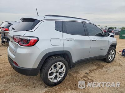 Trzecie zdjęcie samochodu z tyłu: 2025 JEEP COMPASS LATITUDE VIN:3C4NJDBN8ST501856 - miniatura