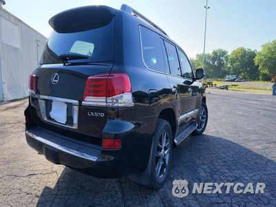 Czwarte zdjęcie samochodu z boku: 2013 LEXUS LX 570 VIN:JTJHY7AX5D4113437 - miniatura