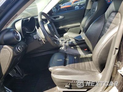 Zdjęcie 7 z 12 samochodu: 2018 ALFA ROMEO GIULIA TI VIN:ZARFAECN8J7566787 - miniatura