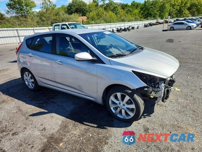Czwarte zdjęcie samochodu z boku: 2012 HYUNDAI ACCENT SE VIN:KMHCU5AE5CU040916 - miniatura