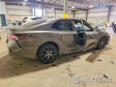 Trzecie zdjęcie samochodu z tyłu: 2024 TOYOTA CAMRY SE VIN:4T1G11AK0RU841108 - miniatura