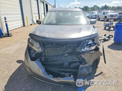 Piąte zdjęcie samochodu w środku: 2016 NISSAN ROGUE S VIN:KNMAT2MT5GP593027 - miniatura