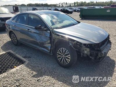 Czwarte zdjęcie samochodu z boku: 2019 VOLKSWAGEN JETTA S VIN:3VWC57BU1KM219781 - miniatura
