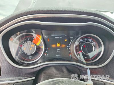 Zdjęcie 9 z 12 samochodu: 2015 DODGE CHALLENGER SXT PLUS VIN:2C3CDZBT6FH797991 - miniatura
