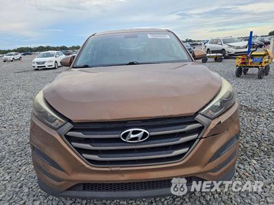 Piąte zdjęcie samochodu w środku: 2016 HYUNDAI TUCSON SE VIN:KM8J23A42GU108541 - miniatura