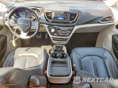 Zdjęcie 8 z 13 samochodu: 2020 CHRYSLER PACIFICA TOURING L VIN:2C4RC1BG1LR125579 - miniatura